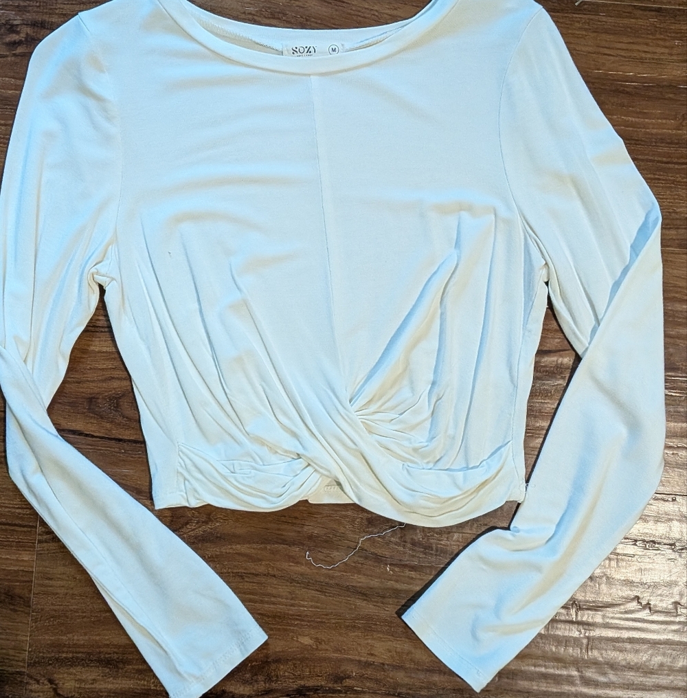 Sozy White Cropped Long Sleeve Top